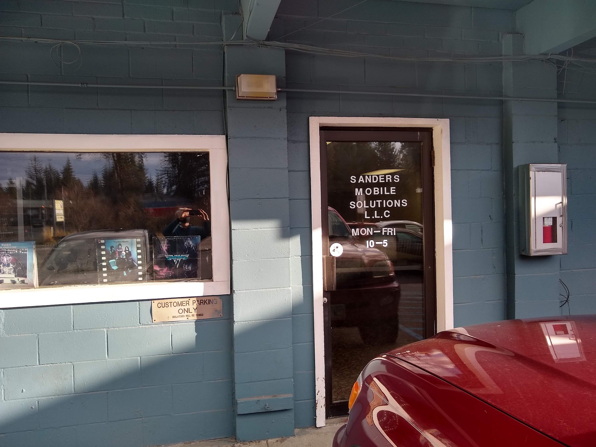 Sanders Mobile Solutions LLC /The Vape Escape Mobile Phone Repair Shop