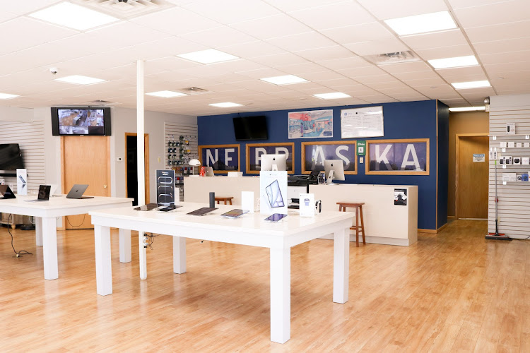 Computer Hardware Inc. - Apple Authorized Service Provider and Premier Partner / Lenovo Business Partner Mobile Phone Repair Shop in Kearney, NE photo