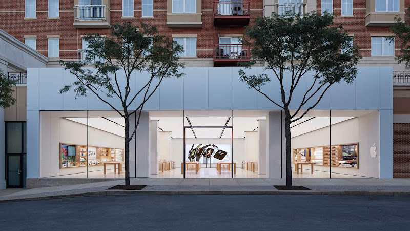 Apple Clarendon Electronics Repair Shop in Arlington, VA photo