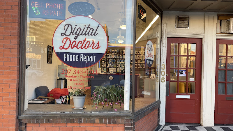 Digital Doctors Cellphone Repair Mobile Phone Repair Shop in Laramie, WY photo