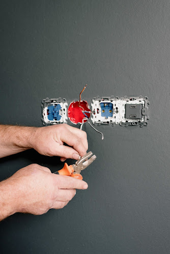 Glendale Electrician services Electrician in Glendale, CA photo