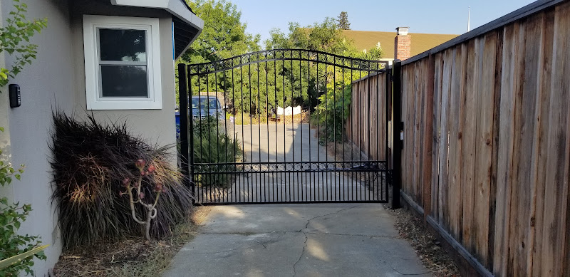 SF Automatic Gates & Iron Fences Welder in San Francisco, CA photo