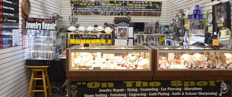 Ray's Jewelry Repairs Jewelry Repair Service in Pompano Beach, FL photo