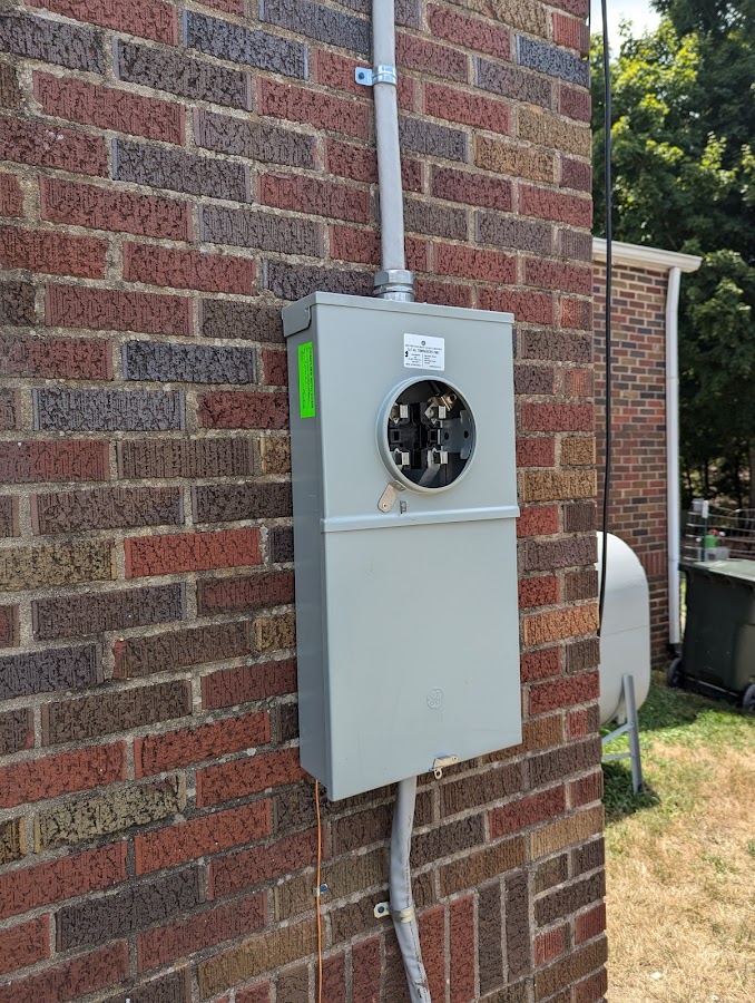 Flash Electric LLC Electrician in High Point, NC photo