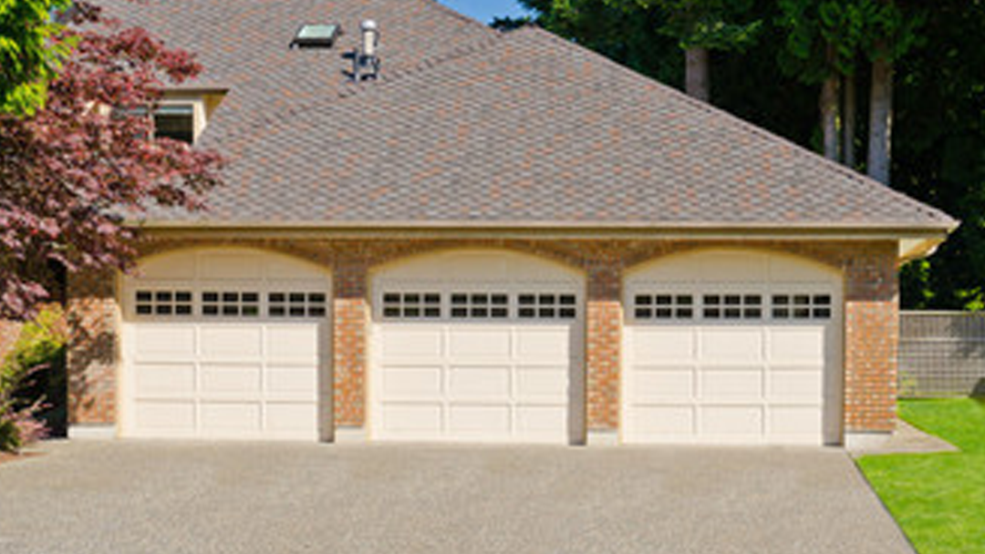 Raynor Garage Doors Of Central Nebraska Inc Garage Door Repair in Hastings, NE photo