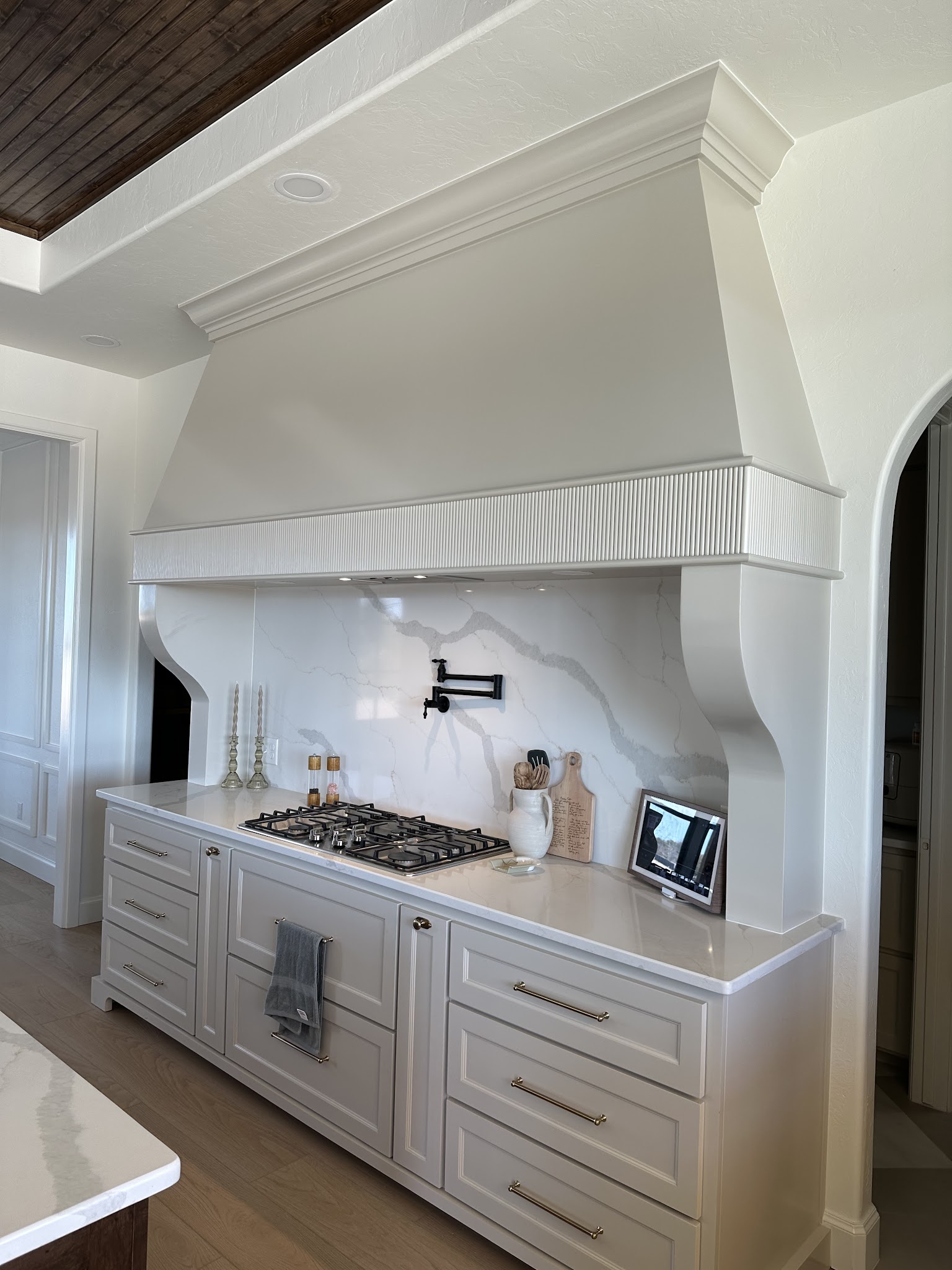 Pedro's Custom Cabinets Cabinet Maker