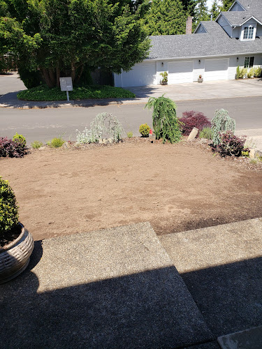 Simple Lawns Landscape Design Landscape Designer in Happy Valley, OR photo