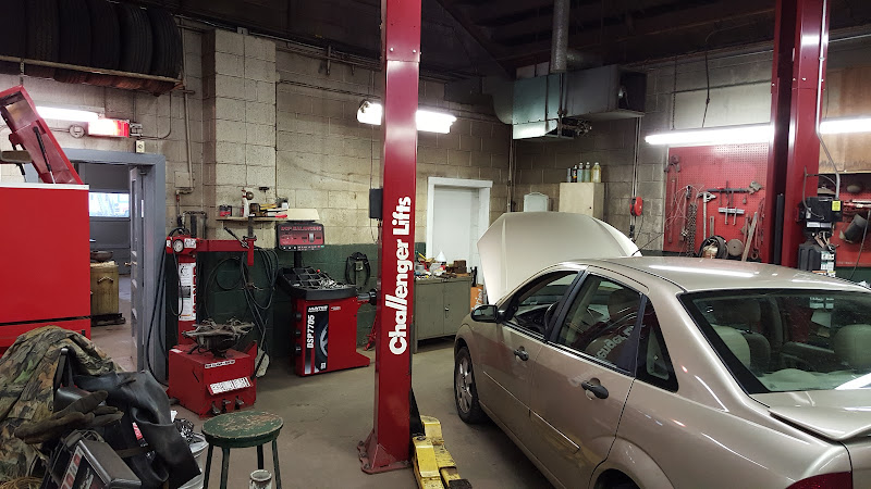 Plank's Garage Auto Repair Shop in Brookfield, WI photo
