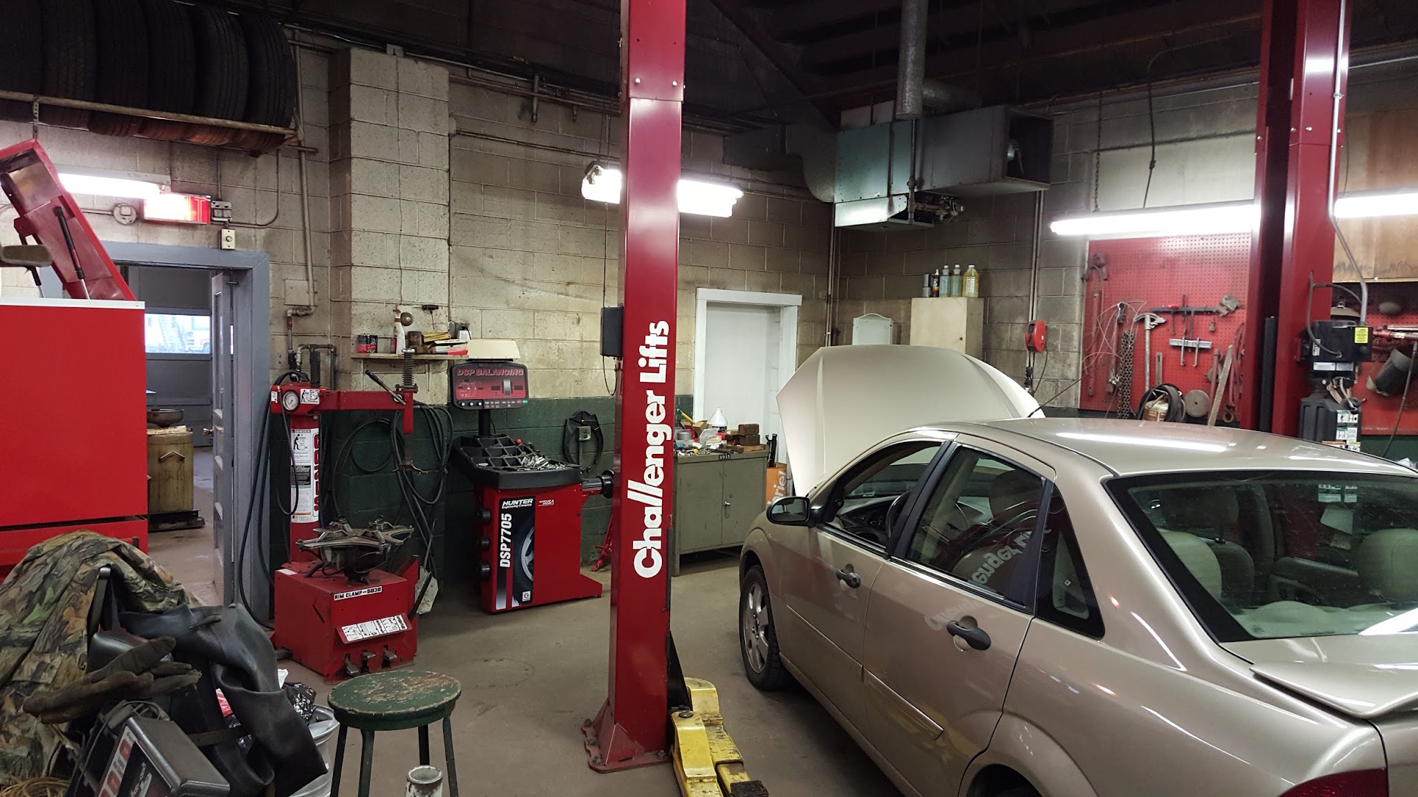 Plank's Garage gallery photo