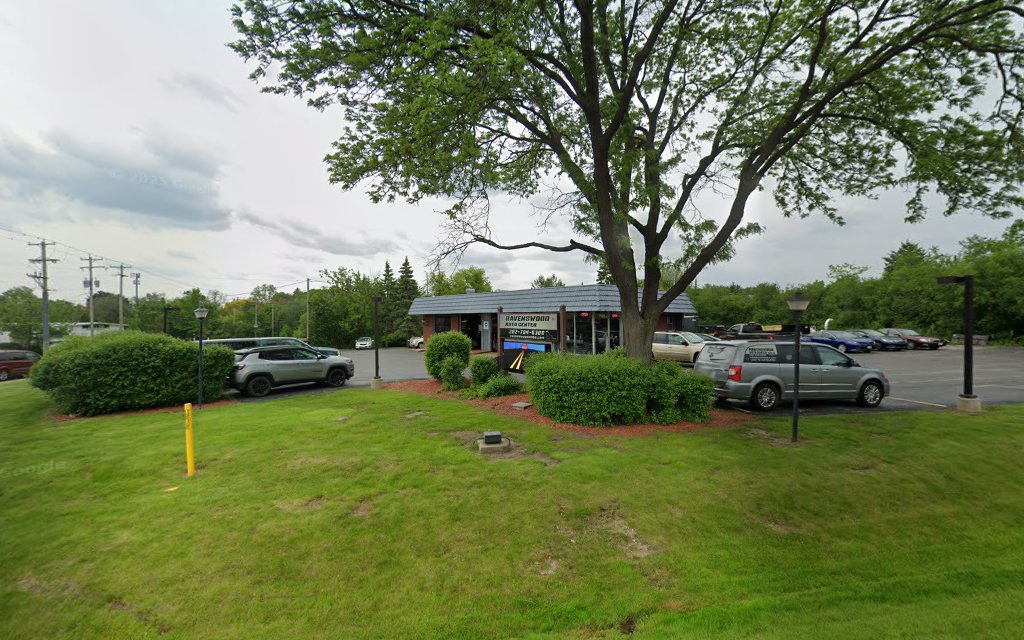 Gallery photo for Ravenswood Auto Center in New Berlin, WI