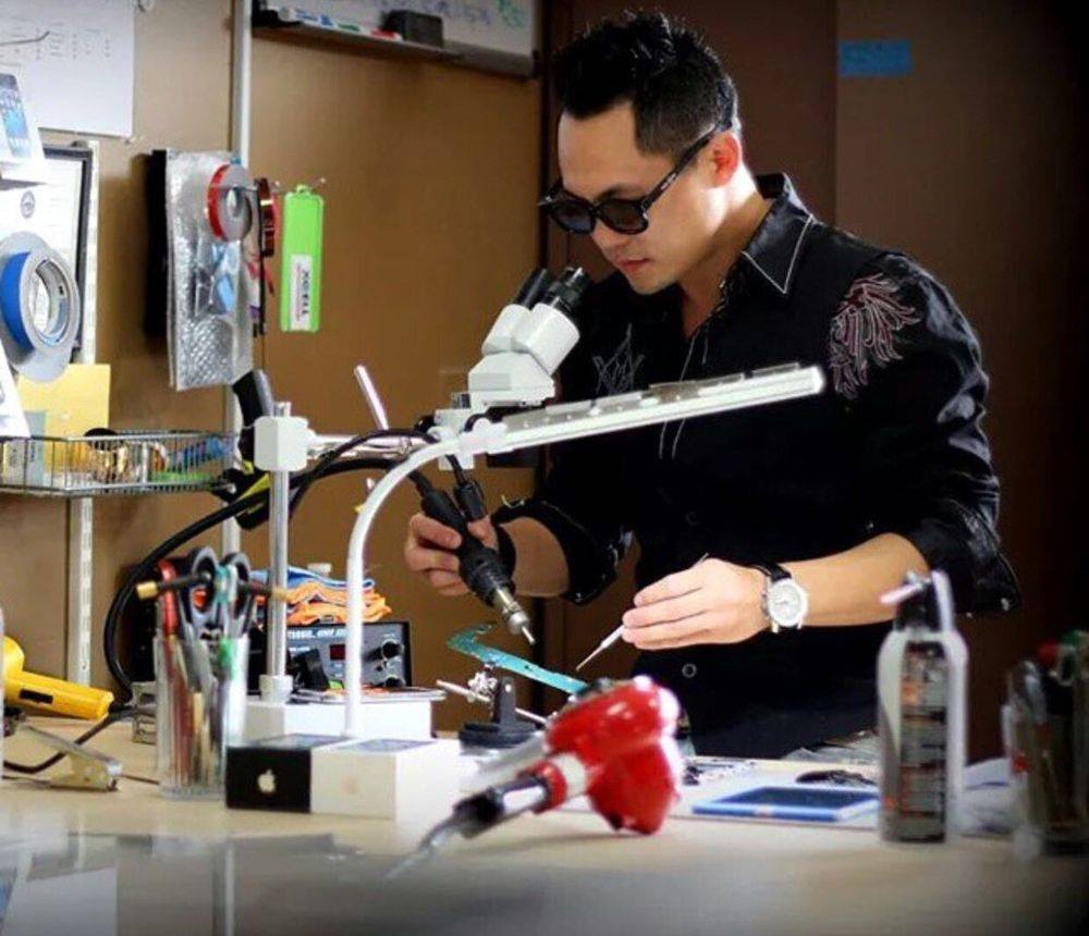 Electronic Circuit Board Repairs Micro Soldering Giannis Electronics Repair Shop in South Windsor, CT photo
