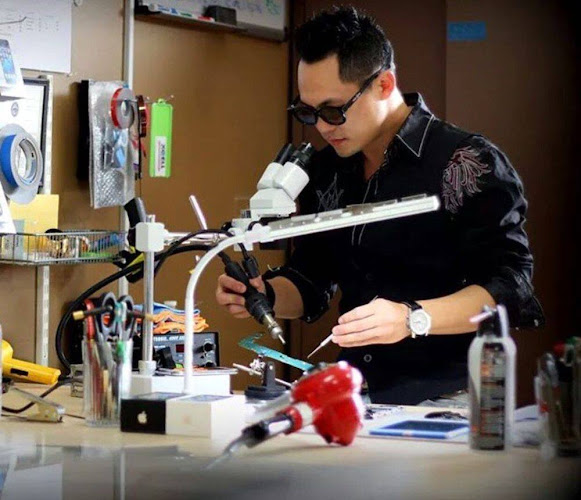 Electronic Circuit Board Repairs Micro Soldering Giannis Electronics Repair Shop in South Windsor, CT photo