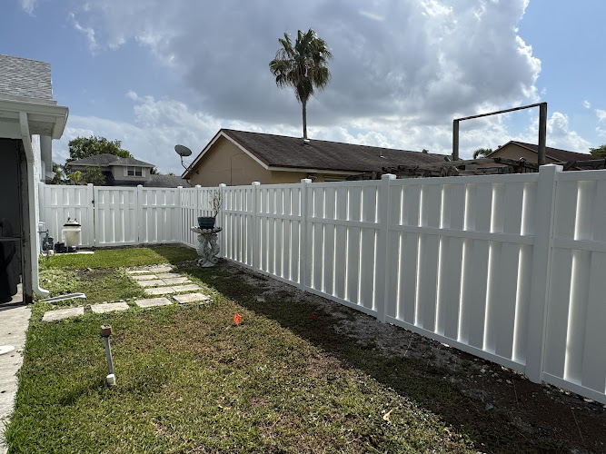 HURRICANE FENCE LLC Fence Contractor in Pompano Beach, FL photo