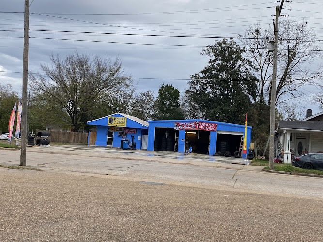 Wheels and deals Tire Shop in Vicksburg, MS photo