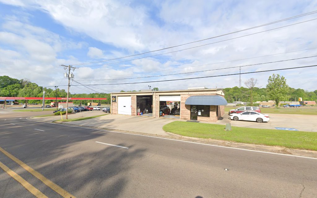 Car Care Clinic & Jet Lube - Vicksburg Oil Change Service in Vicksburg, MS photo
