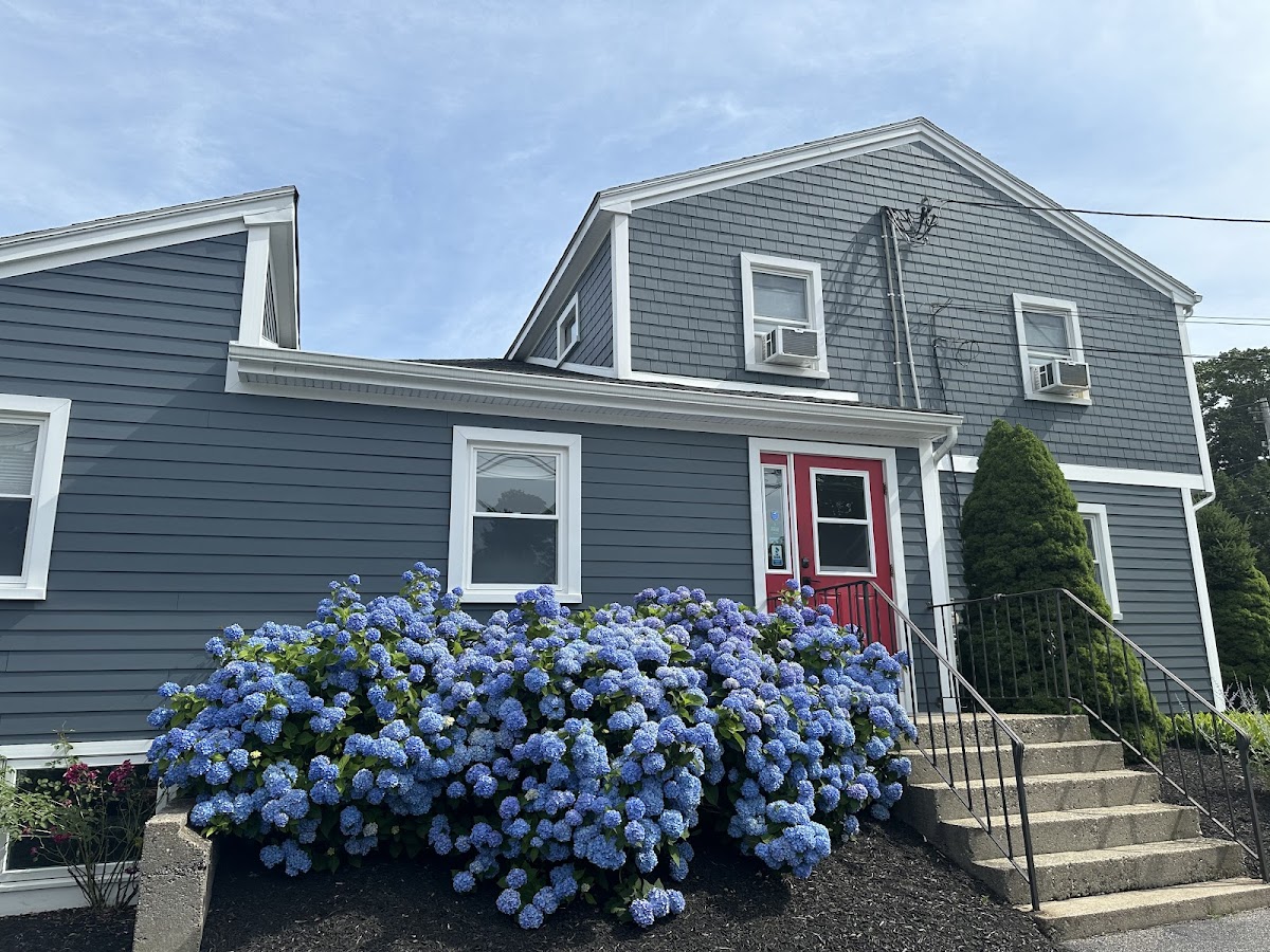 Henderson Roofing Roofing Contractor in Westerly, RI photo