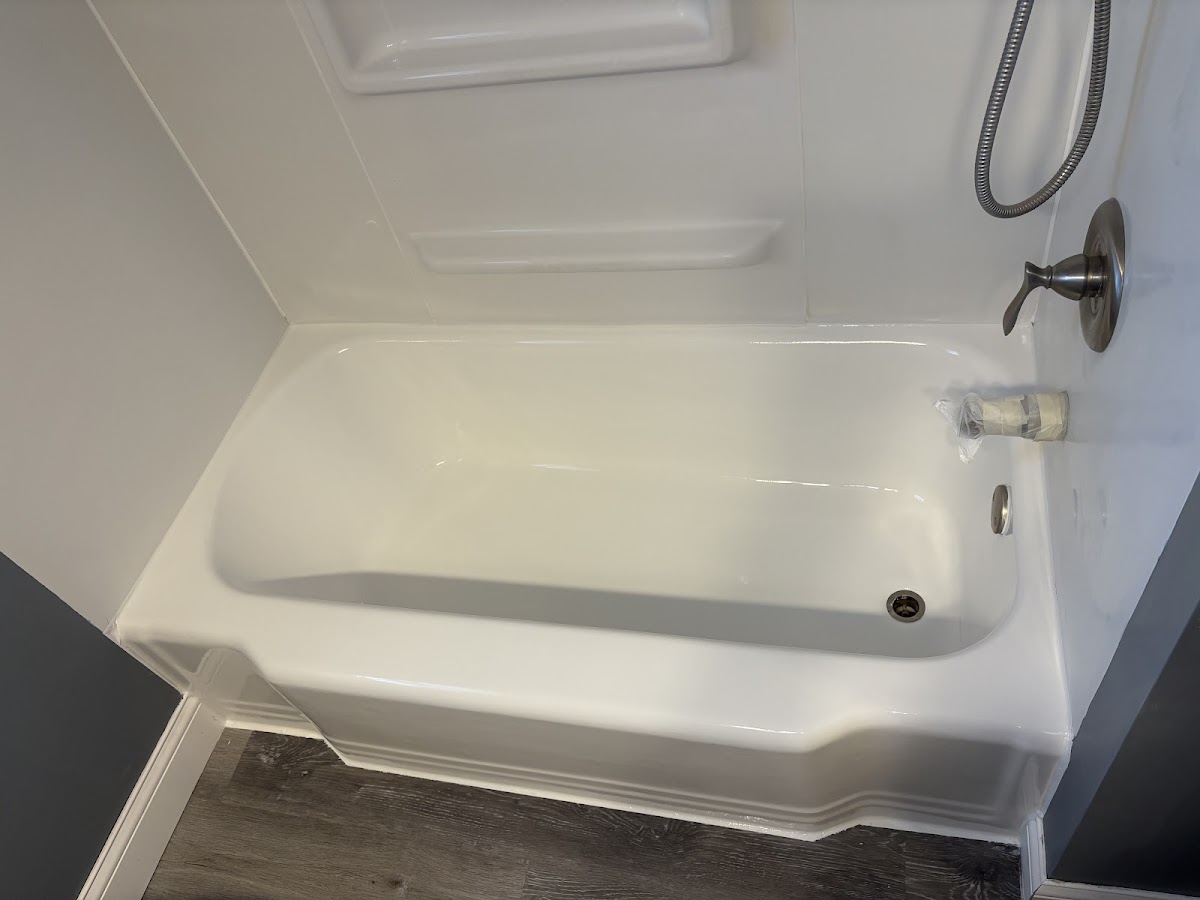 Coutino Refinishing Tubs & More Bathroom Remodeler in Griffith, IN photo