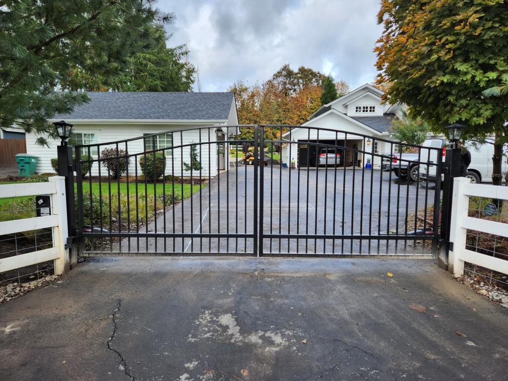 Evergreen Electric Gates NW Fence Contractor in University Place, WA photo
