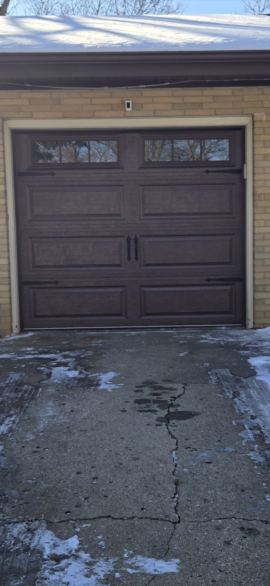 Ward's Garage Doors Sales and Service Inc. gallery photo