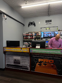 CELL PHONE REPAIR CENTER gallery photo