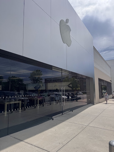 Apple Friendly Center Electronics Repair Shop in Greensboro, NC photo