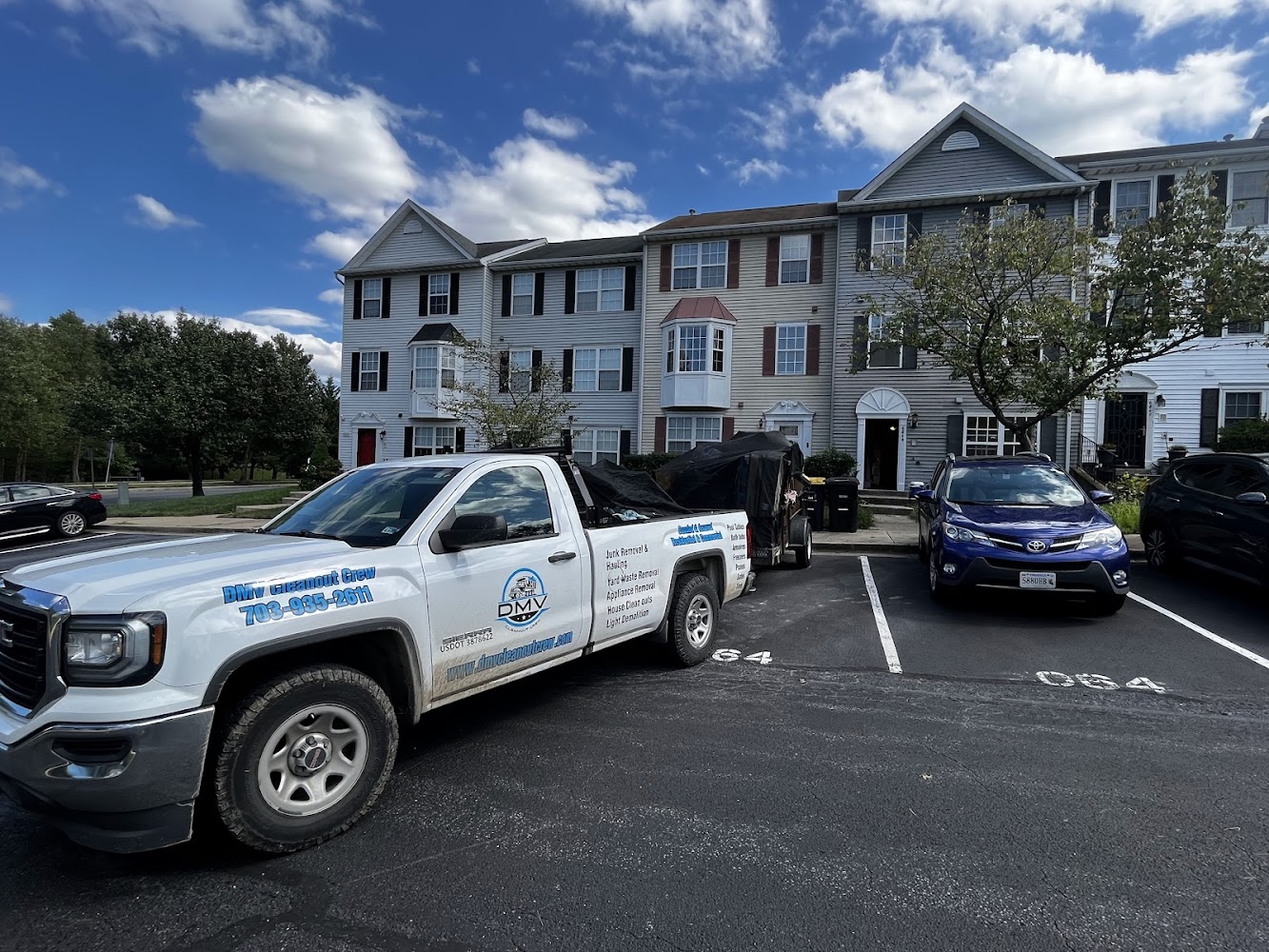 Gallery photo for DMV Cleanout Crew in Arlington, VA