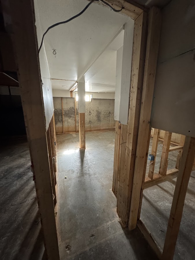 Crowe's Restoration Water Damage Restoration Service