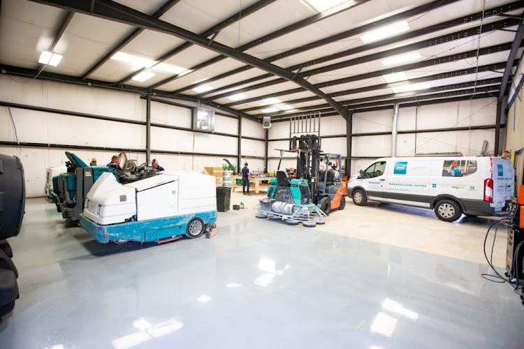 Max Floor Specialists Flooring Contractor in Richland, MS photo