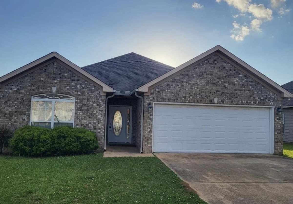 South's Finest Roofing And Remodeling LLC Roofing Contractor in Tuscaloosa, AL photo