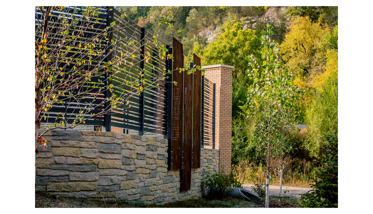Apex Fence Fence Contractor in Rochester, MN photo
