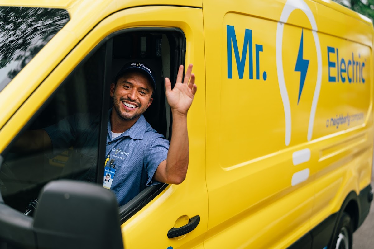 Mr. Electric of St. Louis Electrician in Kirkwood, MO photo