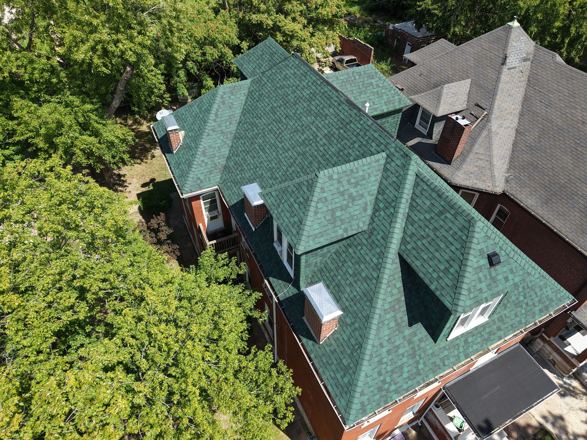 ONE WAY ROOFING LLC & ONE WAY CONSTRUCTION LLC Roofing Contractor
