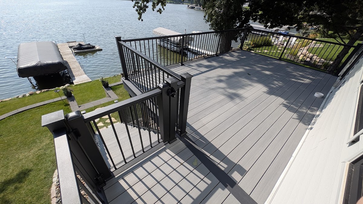 Deck Doctors LLC Contractor in Chaska, MN photo