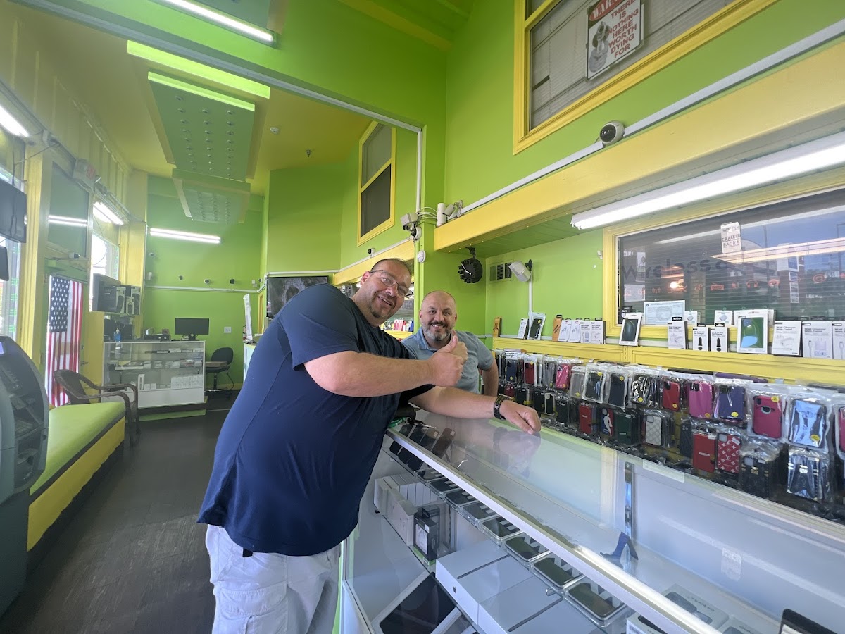 Gallery photo for Broadway Wireless And Computer in Richmond, VA