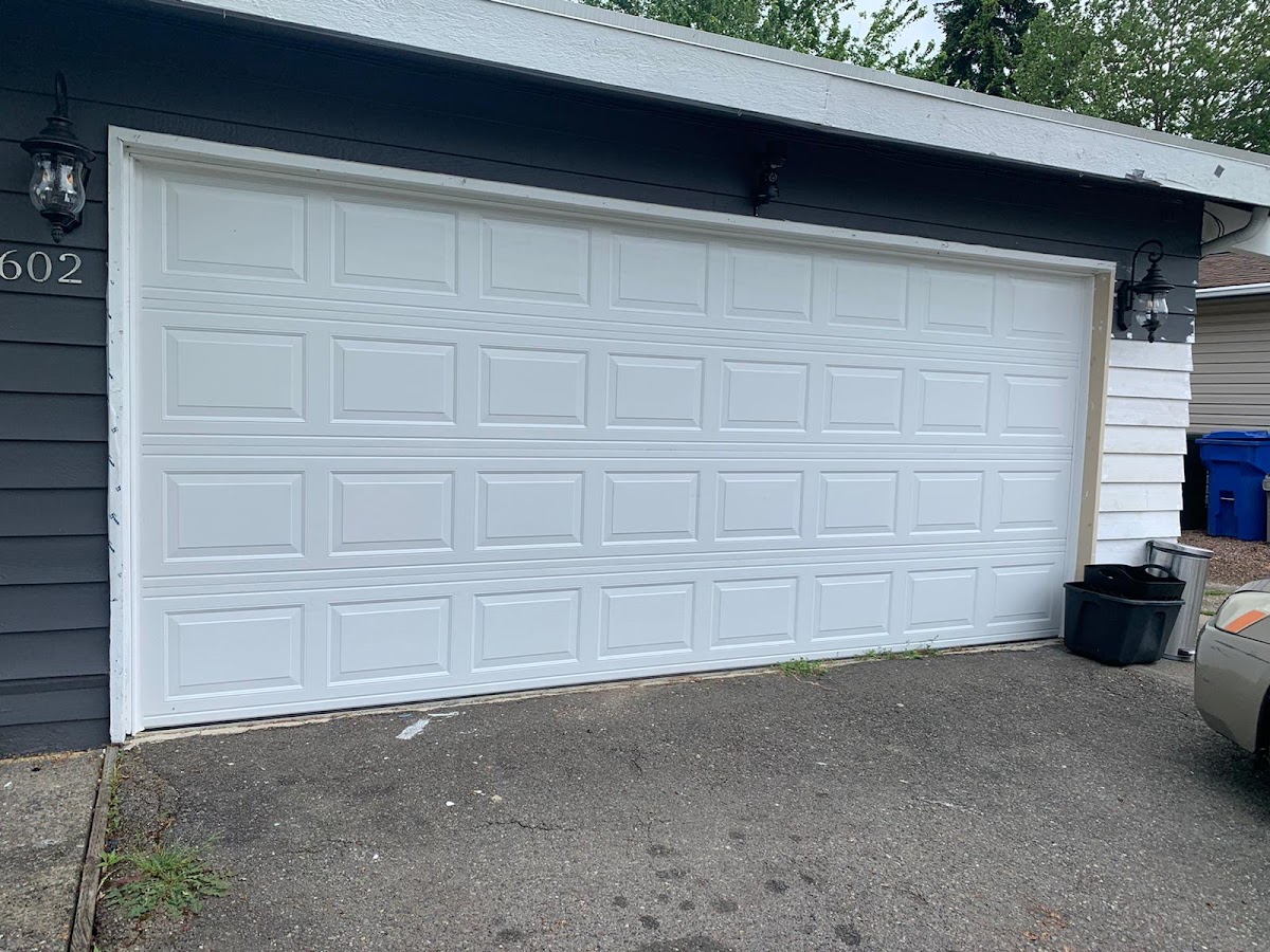 E.S Garage Doors Inc. Garage Door Repair in Renton, WA photo