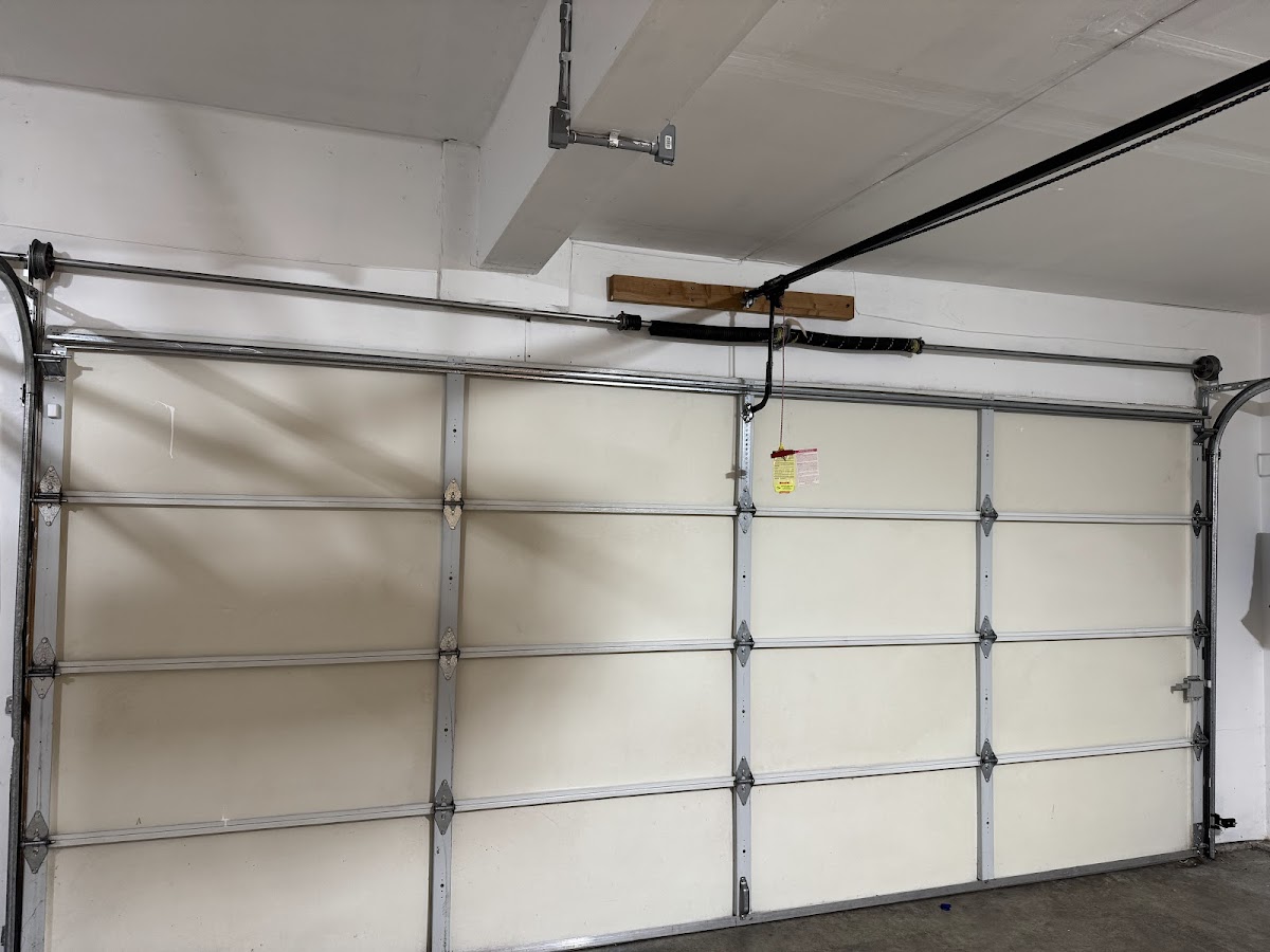 Advanced Garage Doors Garage Door Repair in Tukwila, WA photo