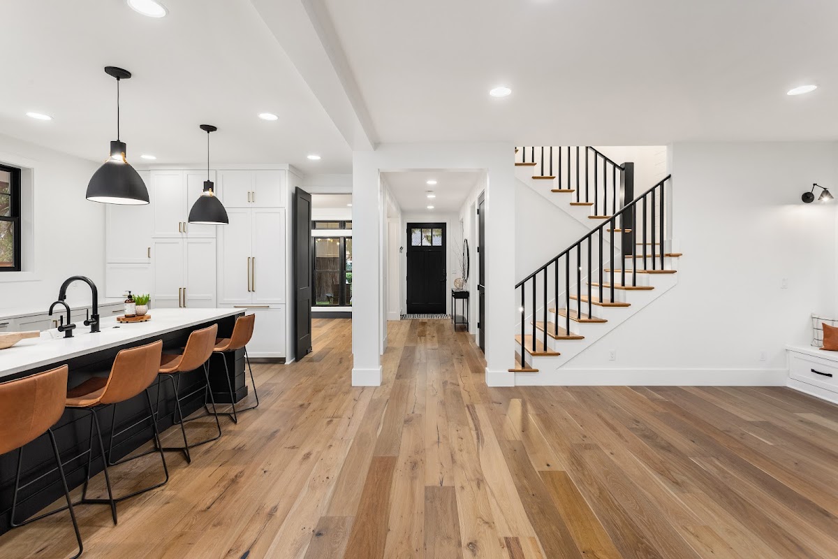 In and Out Flooring Flooring Contractor in Birmingham, AL photo
