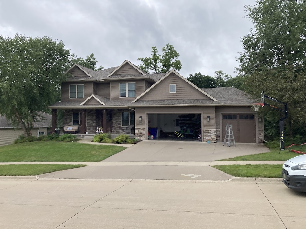 Five Star Home Improvement Roofing Contractor in Coralville, IA photo