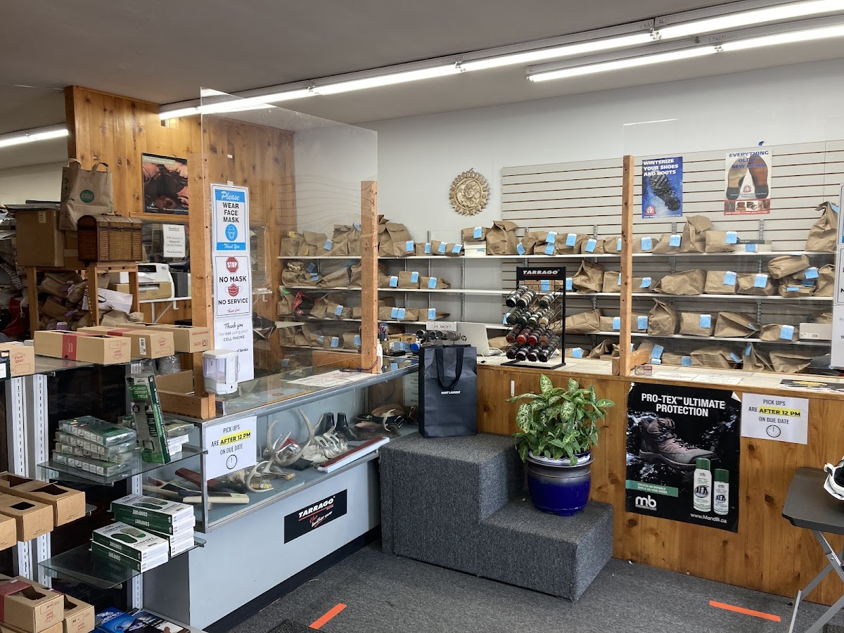 Fernando's Shoe Repair Services Shoe Repair Shop in Evergreen Park, IL photo