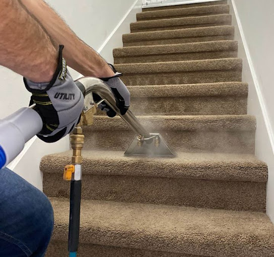 Manny's Carpet Cleaning & Repairs Carpet Cleaning Service in Riverview, FL photo