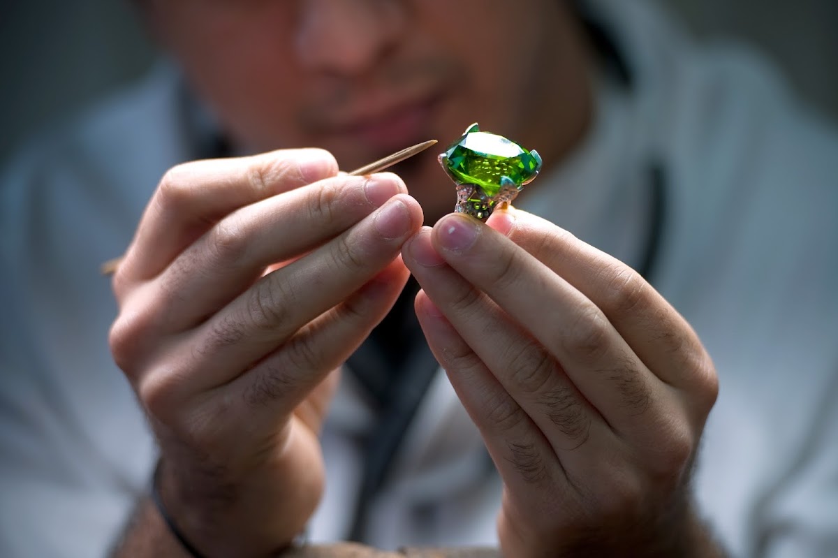 Fixology Jewelry, Watch, and Smartphone Repair Electronics Repair Shop in Minneapolis, MN photo