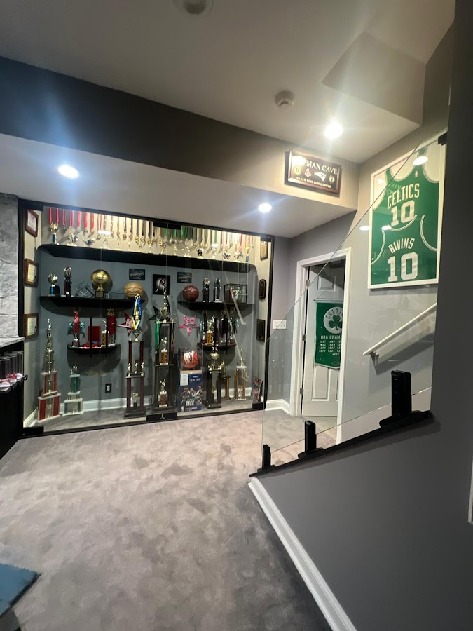 Juano's Glass LLC