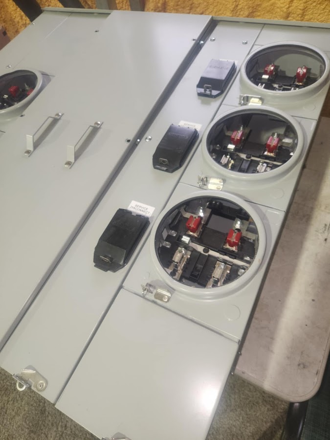 DG Electric Electrician in Oregon, OH photo