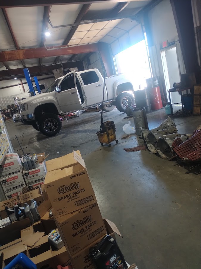 Walker's Auto Service Transmission Shop in Fayetteville, AR photo