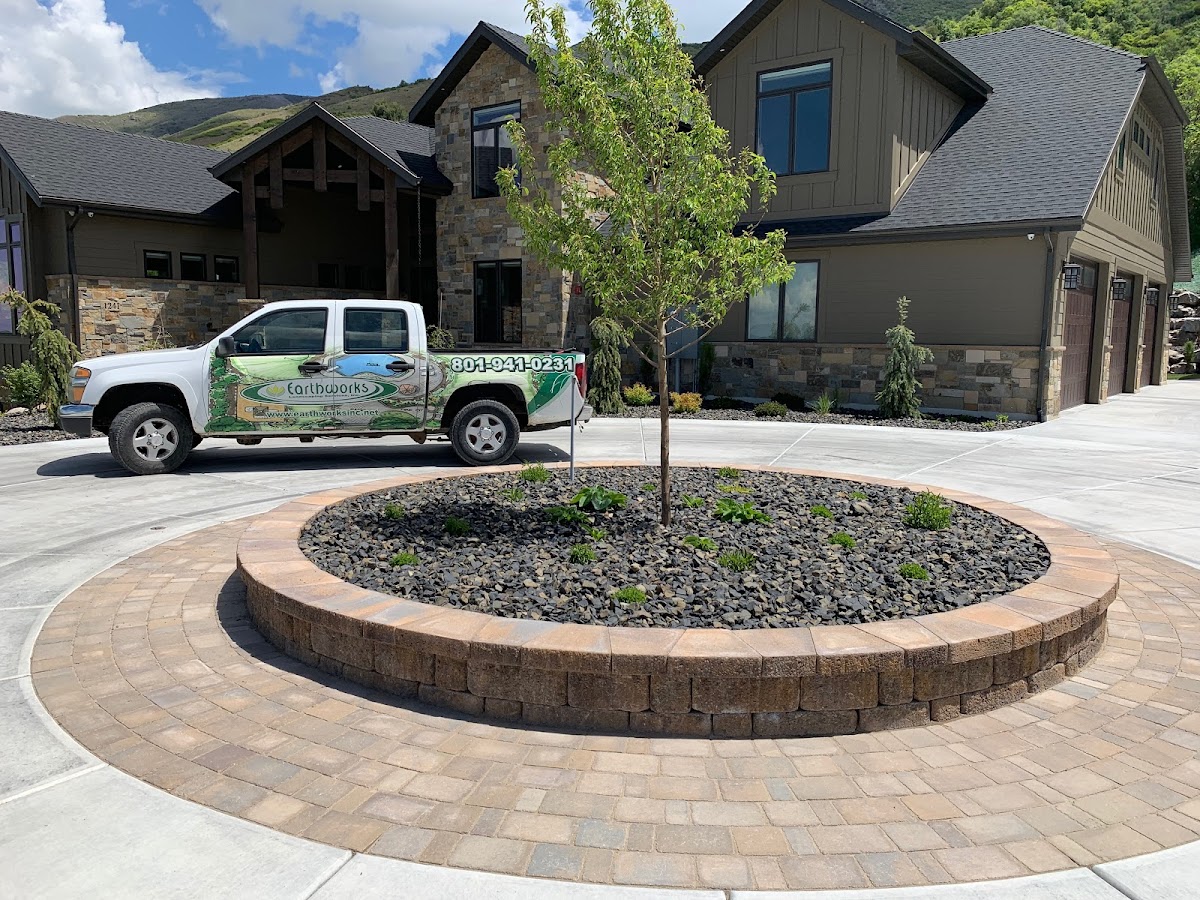 Earthworks Landscaping Landscaper in Syracuse, UT photo