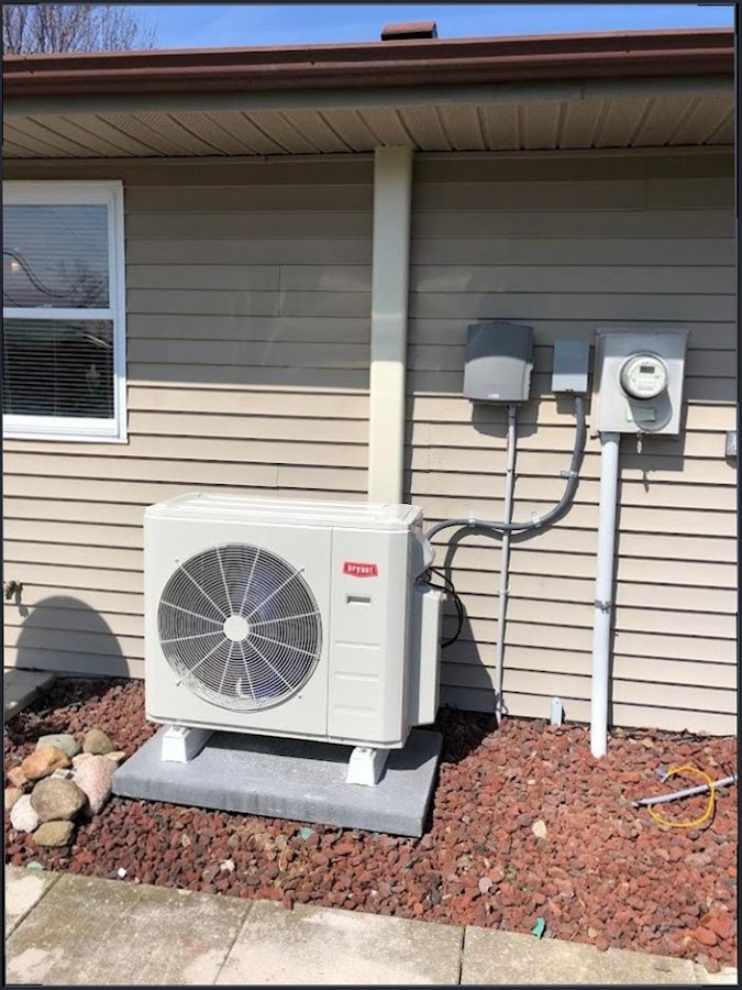 Bloomington Cooling & Heating Service Hvac Contractor in Bloomington, IL photo
