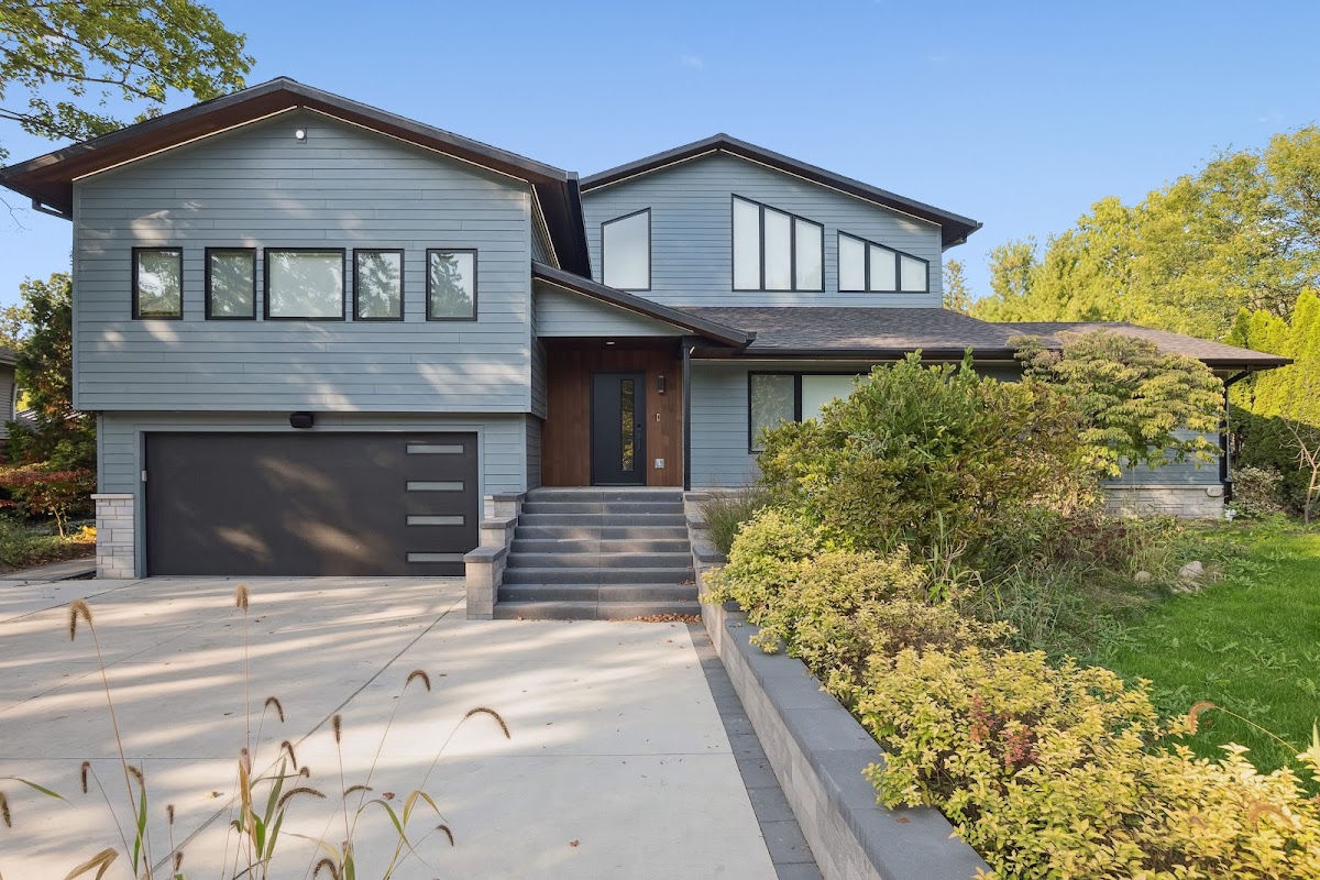 Peak Home Exteriors Siding Contractor in Saline, MI photo