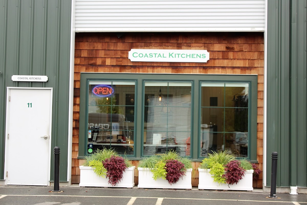 Coastal Kitchens Kitchen Remodeler in Seabrook, NH photo