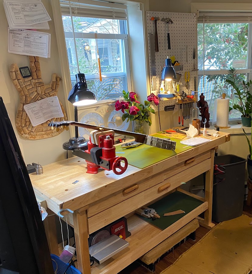 Lee Guitars Co. Musical Instrument Repair Shop