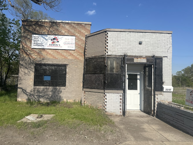 Edwin's Roofing and Gutters PLLC Roofing Contractor in Gary, IN photo